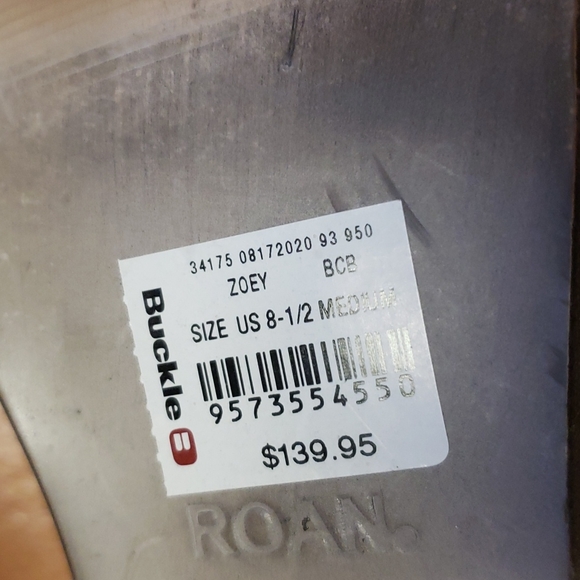 Roan cute distressed boots 👢 - Picture 4 of 7